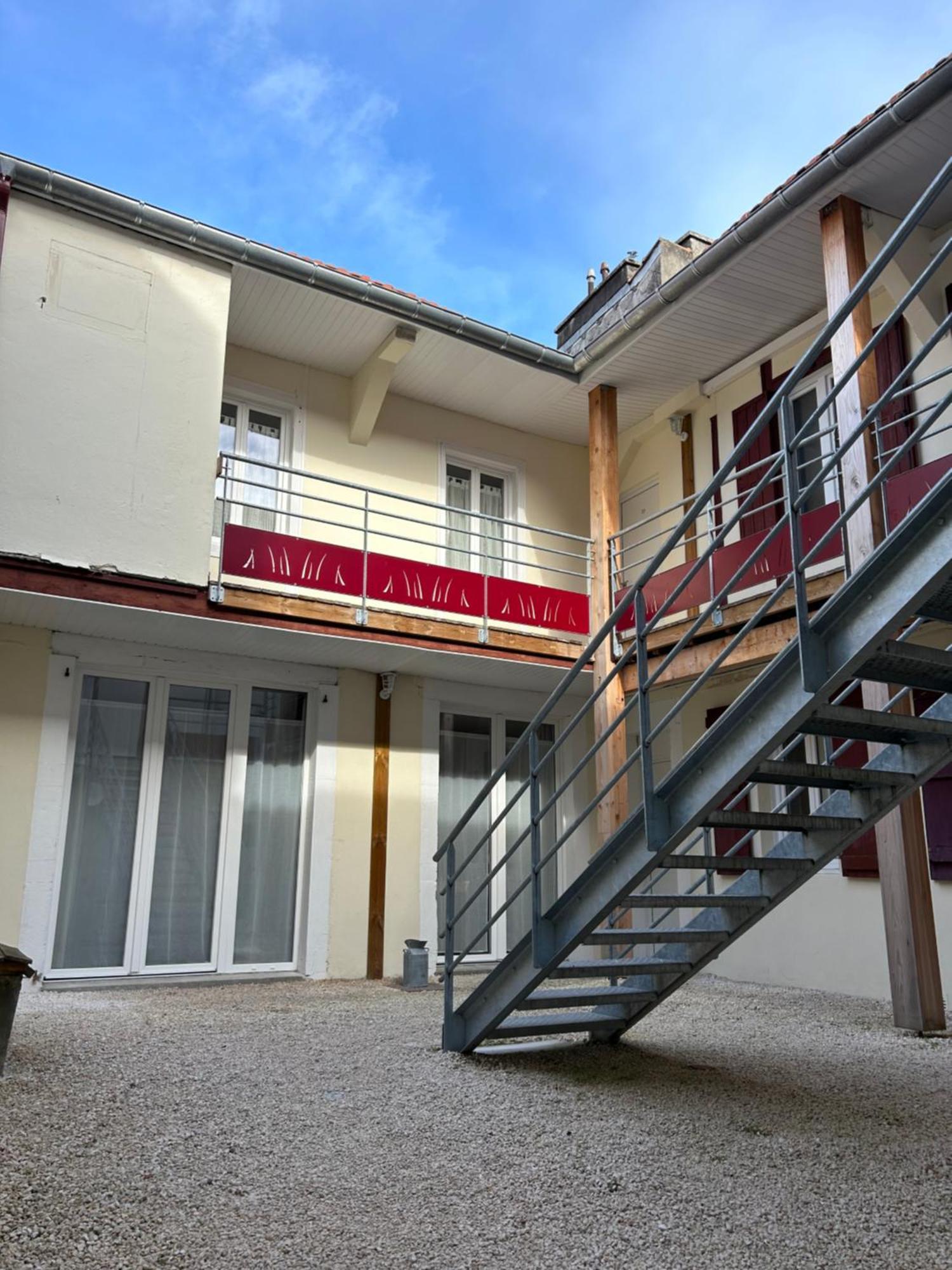 Le Patio : Appartement Chic 3 Chambres Au Coeur De פאו מראה חיצוני תמונה
