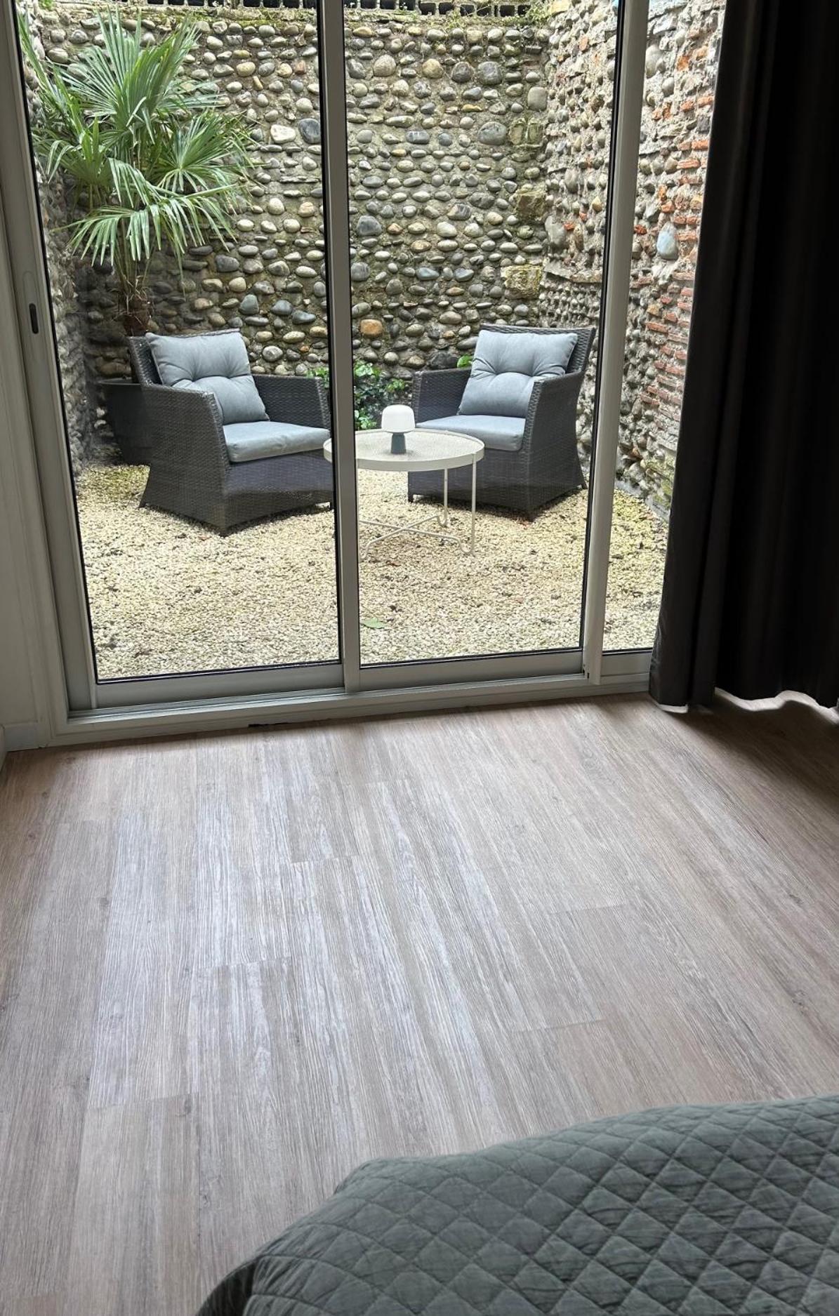 Le Patio : Appartement Chic 3 Chambres Au Coeur De פאו מראה חיצוני תמונה